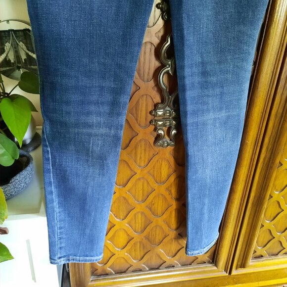 Old Navy Mid-Rise ROCKSTAR Distressed Skinny Jeans - Darkwash, Size 4 - Picture 7 of 15